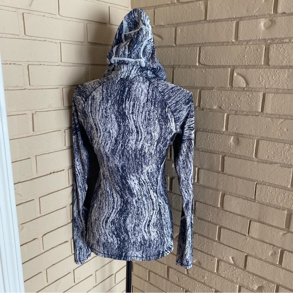 Lululemon Runbeam Hoodie black white long sleeve top Running Texture Twist 4/6 - Picture 7 of 11